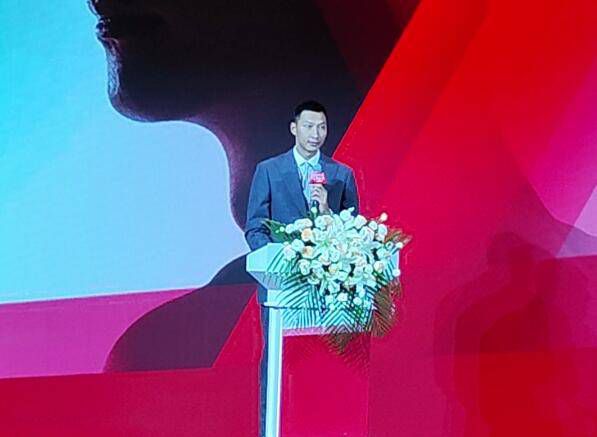 不管对手采用什么样的战术体系，拜仁都必须踢出属于自己的足球。